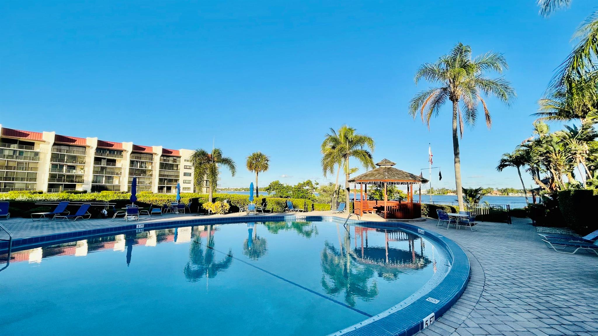 HALF MOON BAY CONDO - Residential Lease