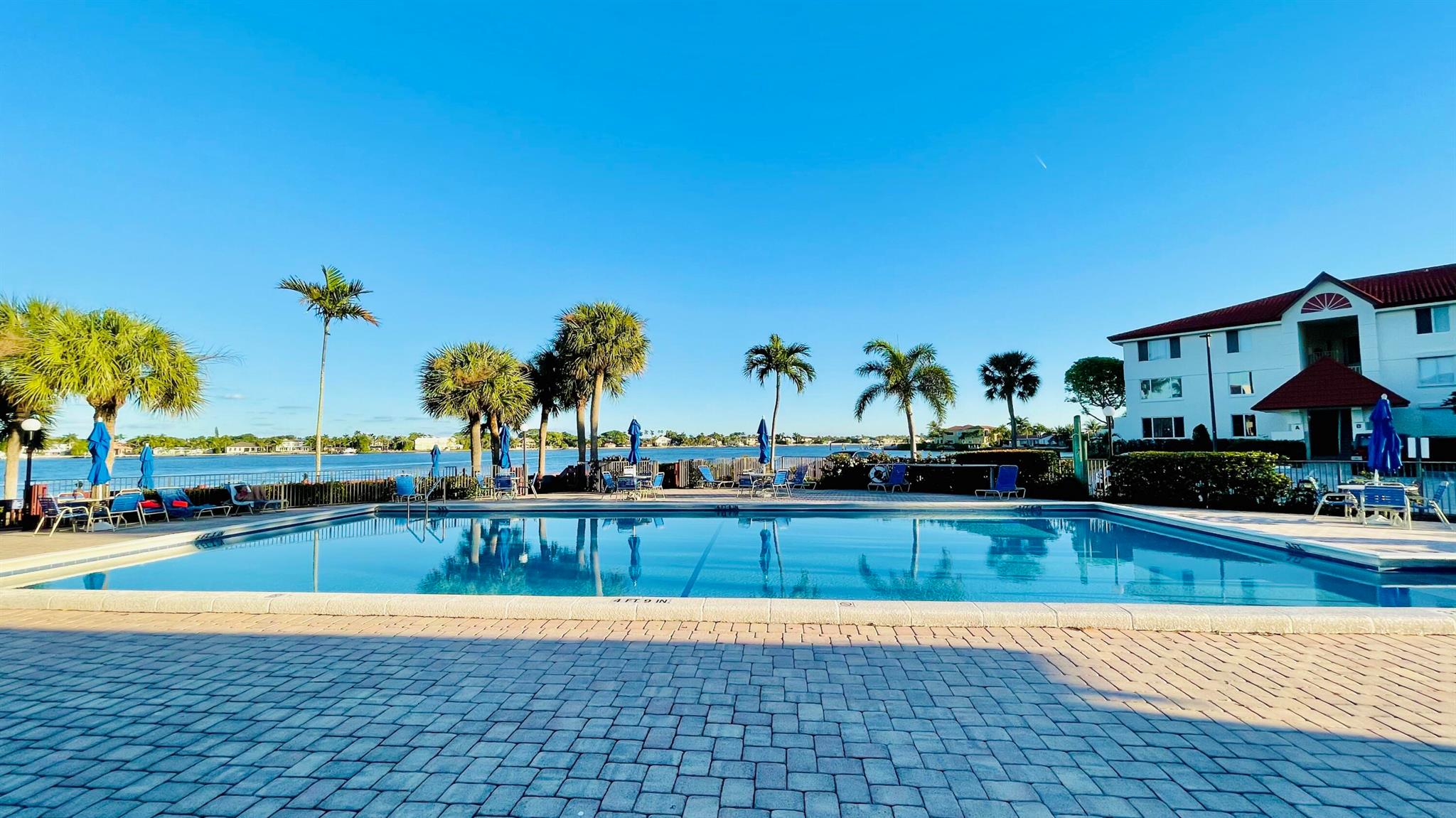 HALF MOON BAY CONDO - Residential Lease