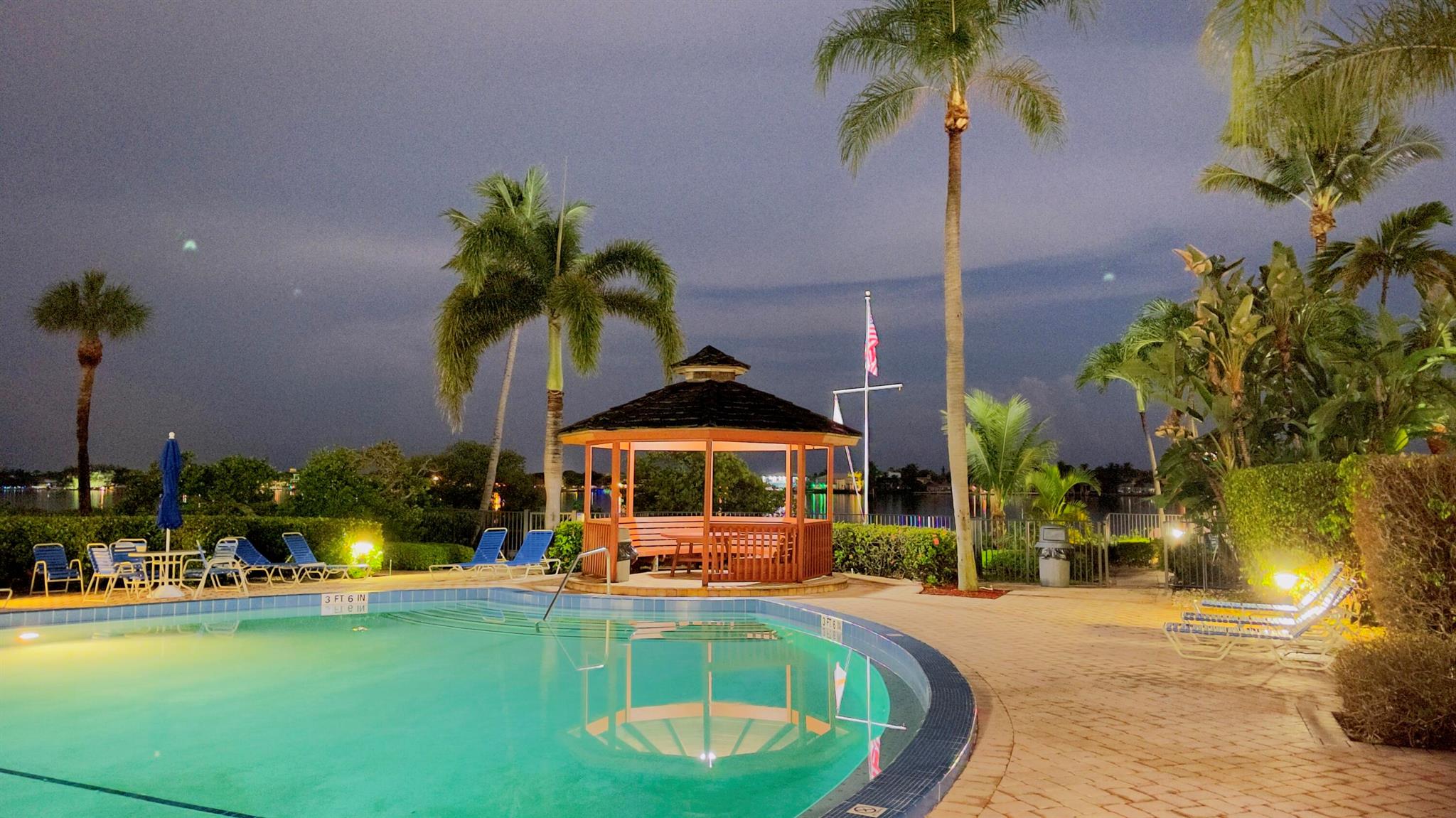 HALF MOON BAY CONDO - Residential Lease