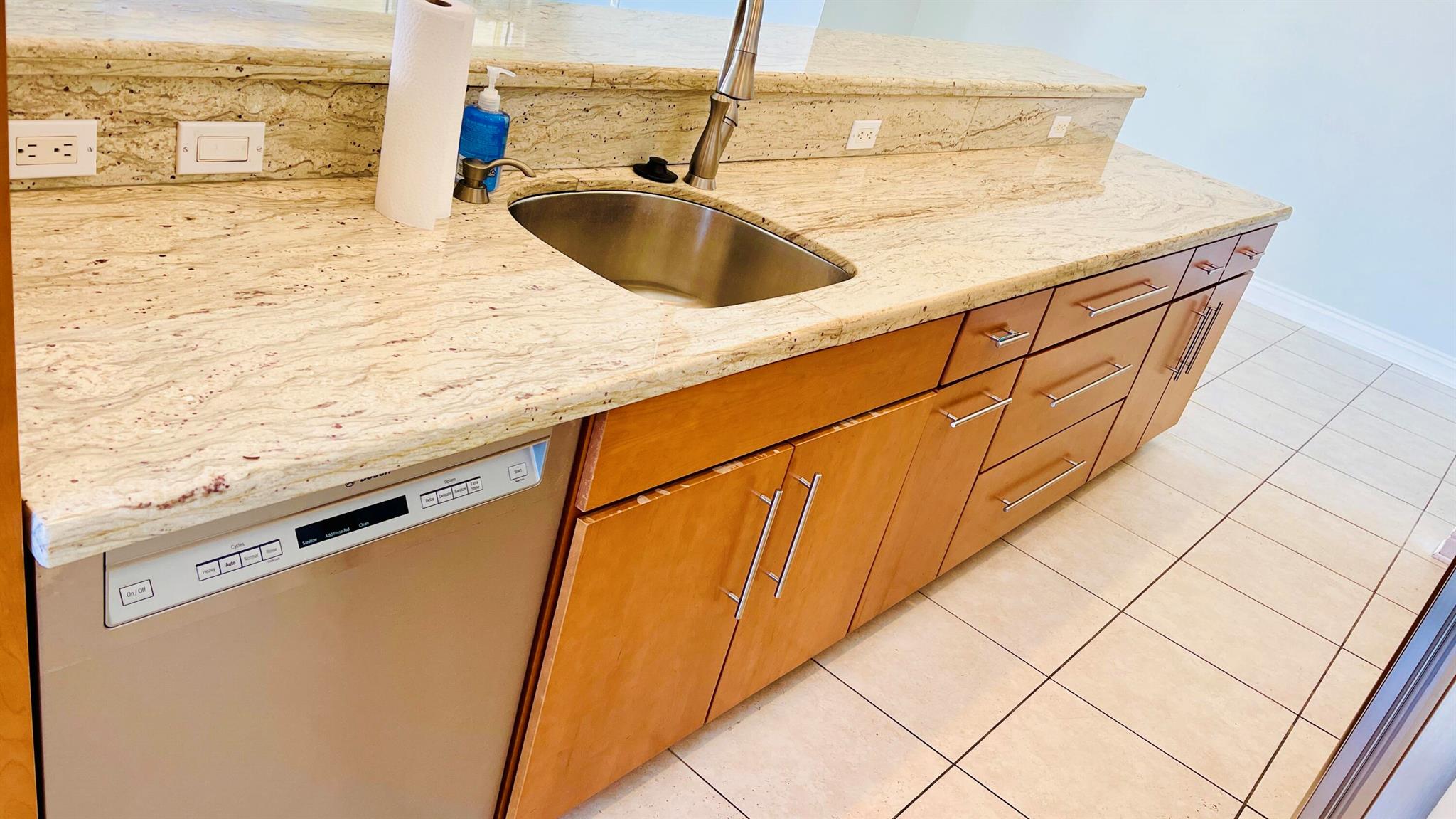 HALF MOON BAY CONDO - Residential Lease