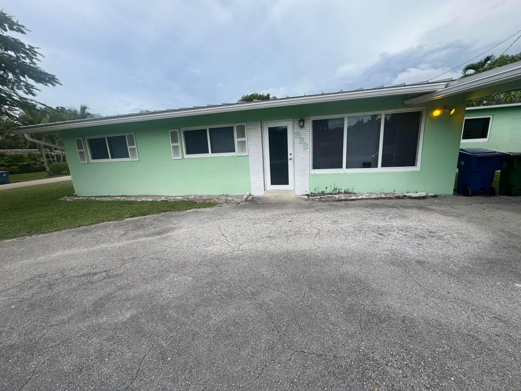 Photo of 333 NW 26TH Court, Wilton Manors, FL 33311 (MLS # B26074211)