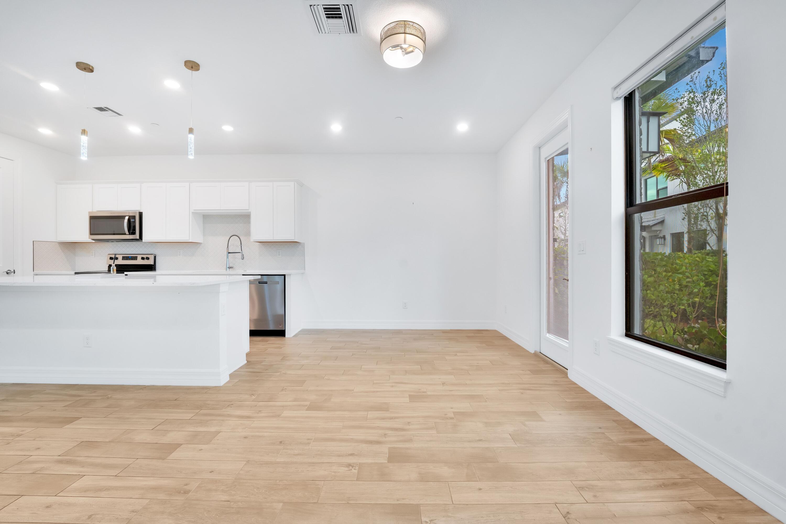 AMERICAN EXPRESS TRACT - Residential