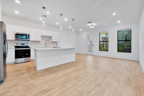 Tiny photo for 8358 NW 7th Place, Plantation, FL 33324 (MLS # B26034342)