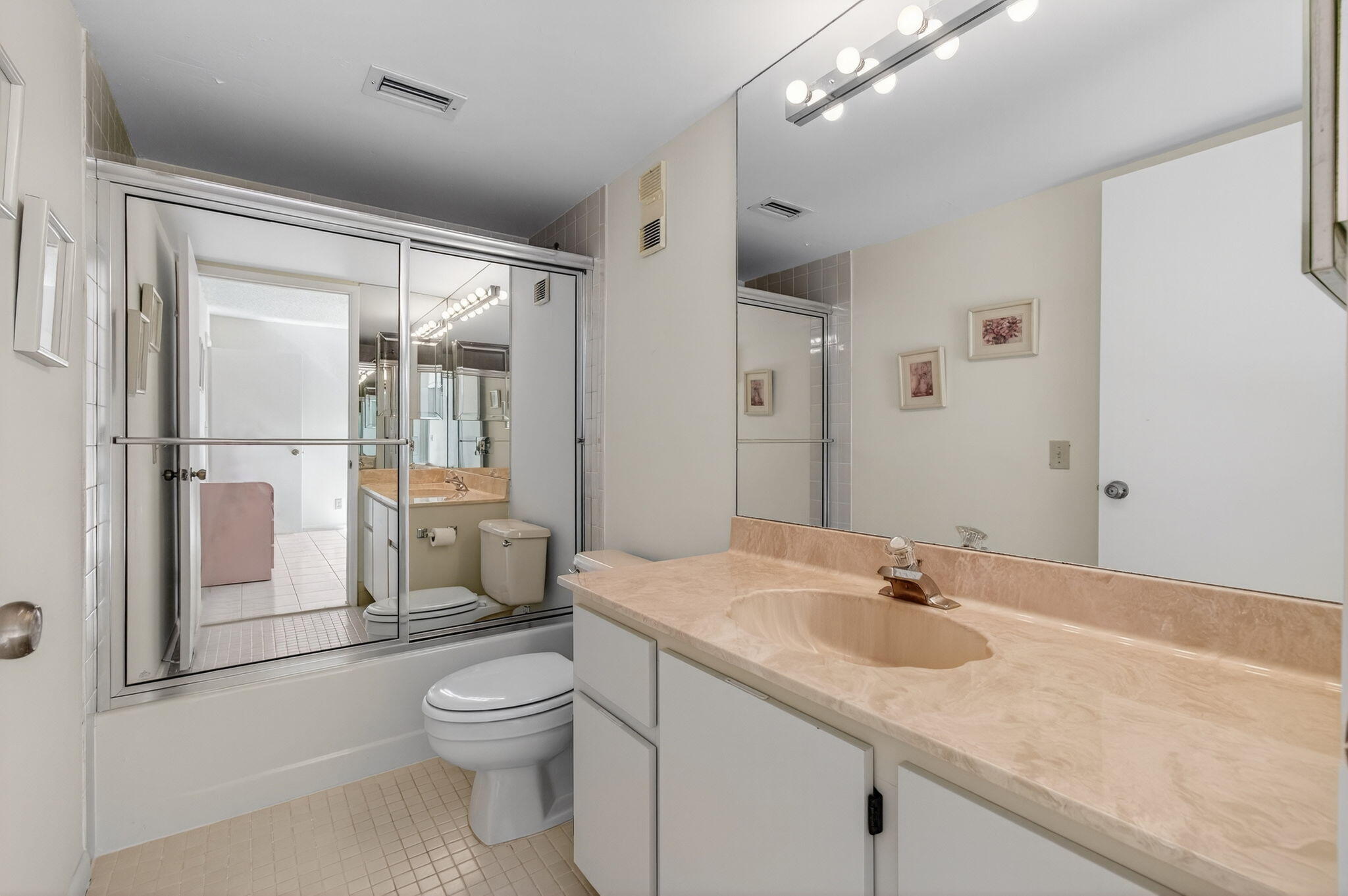 HUNTINGTON LAKES - Residential