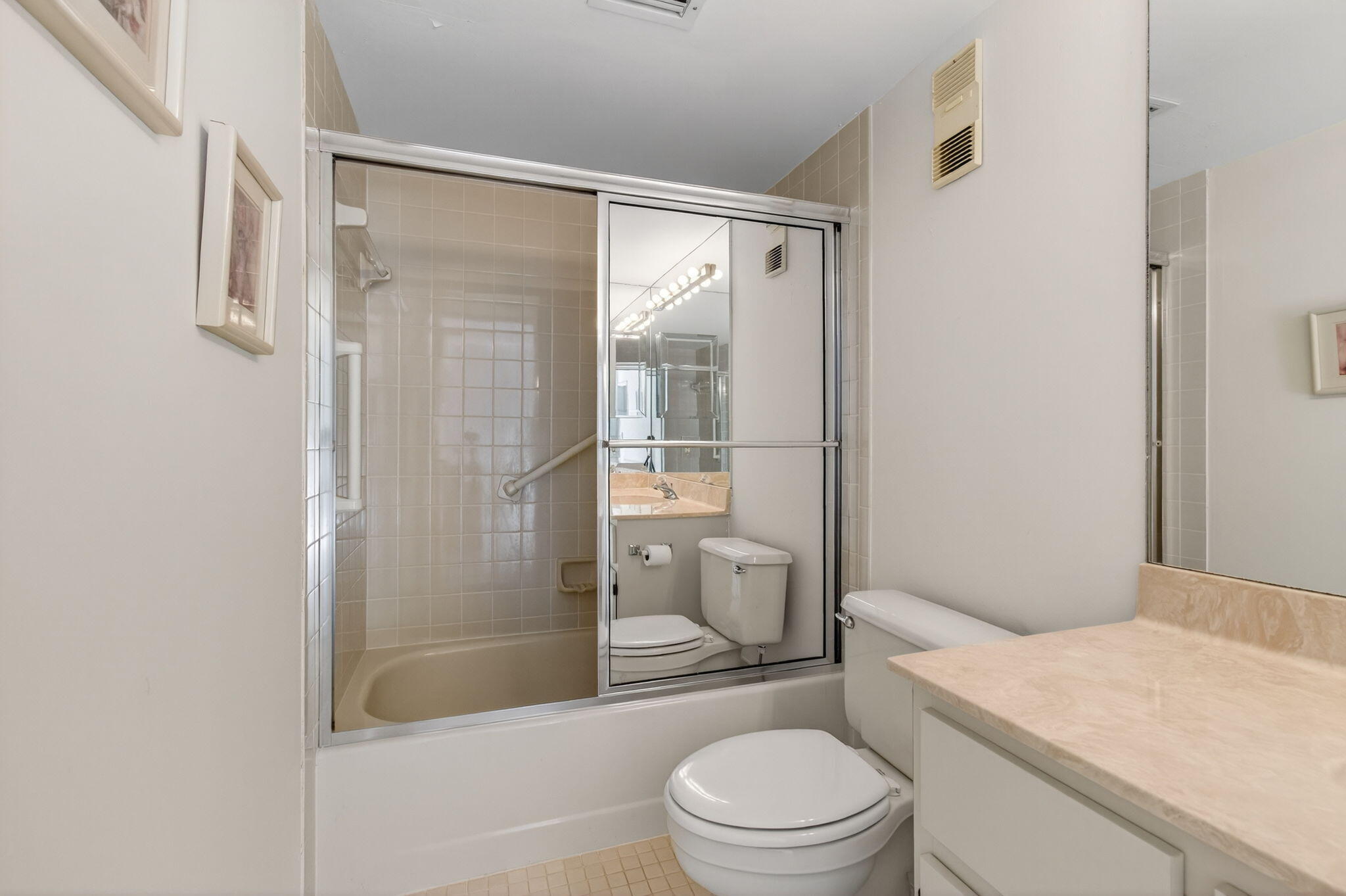 HUNTINGTON LAKES - Residential