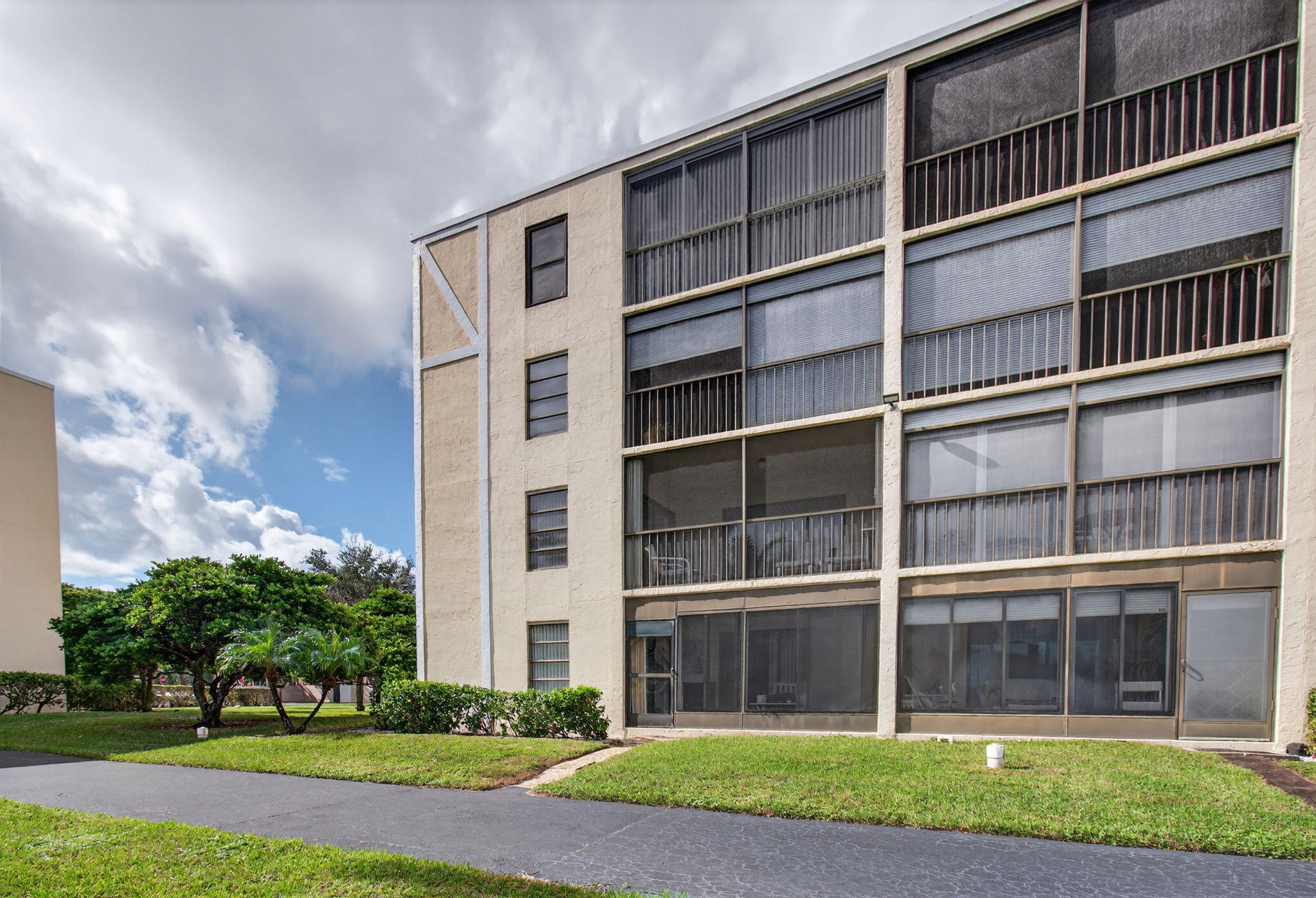 HUNTINGTON LAKES - Residential