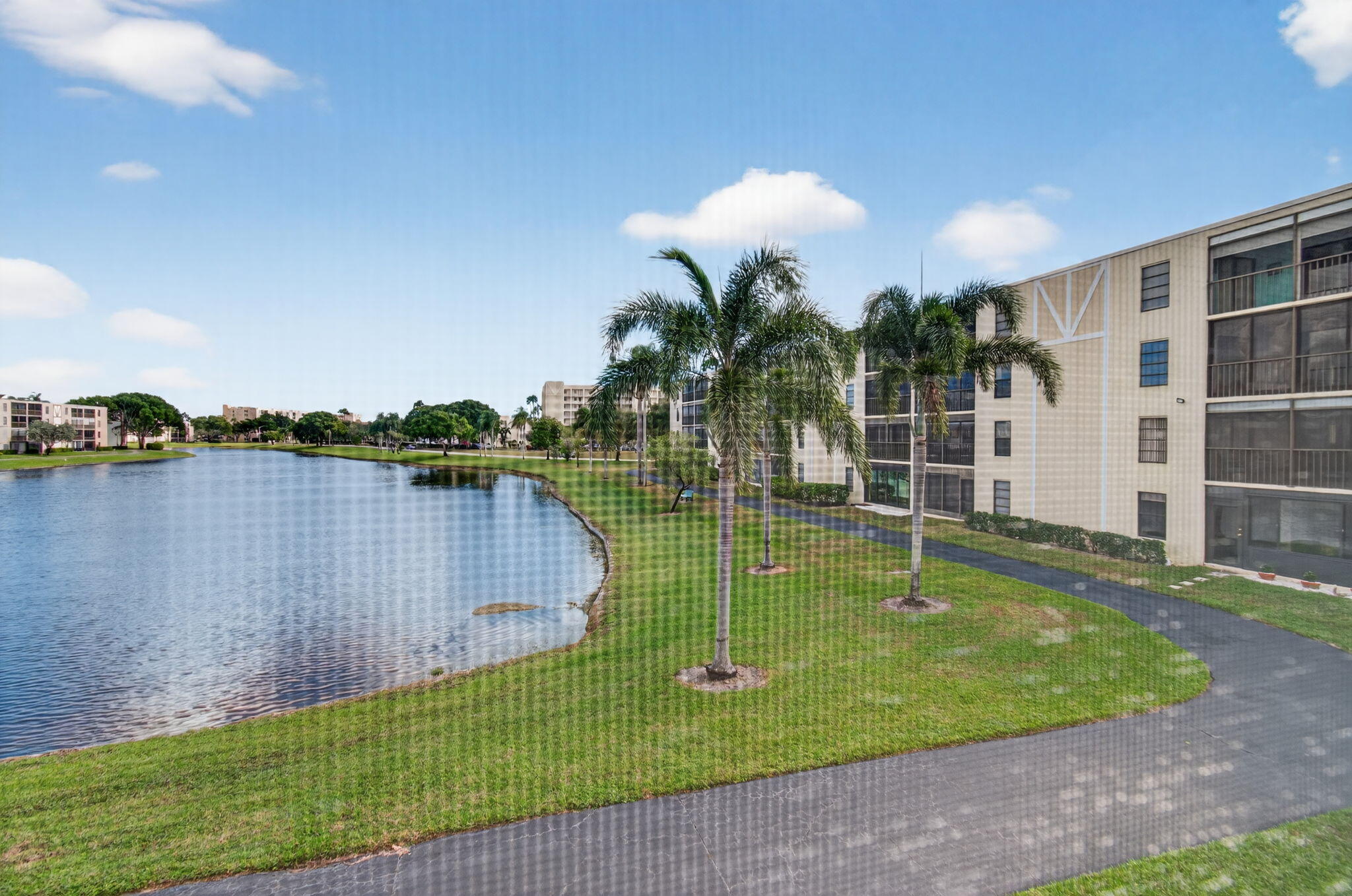 HUNTINGTON LAKES - Residential