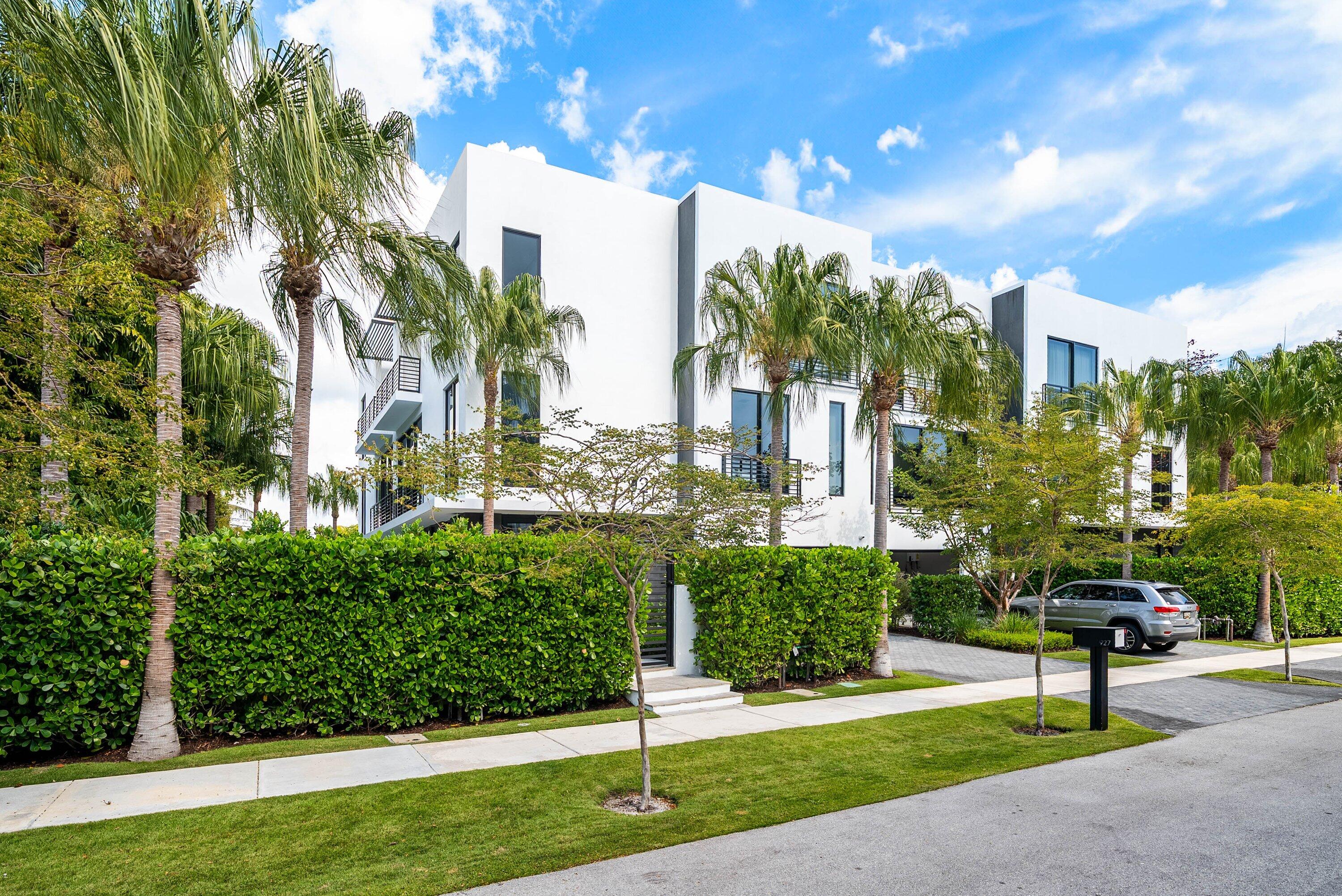 PALM TRAIL ESTATES - Residential