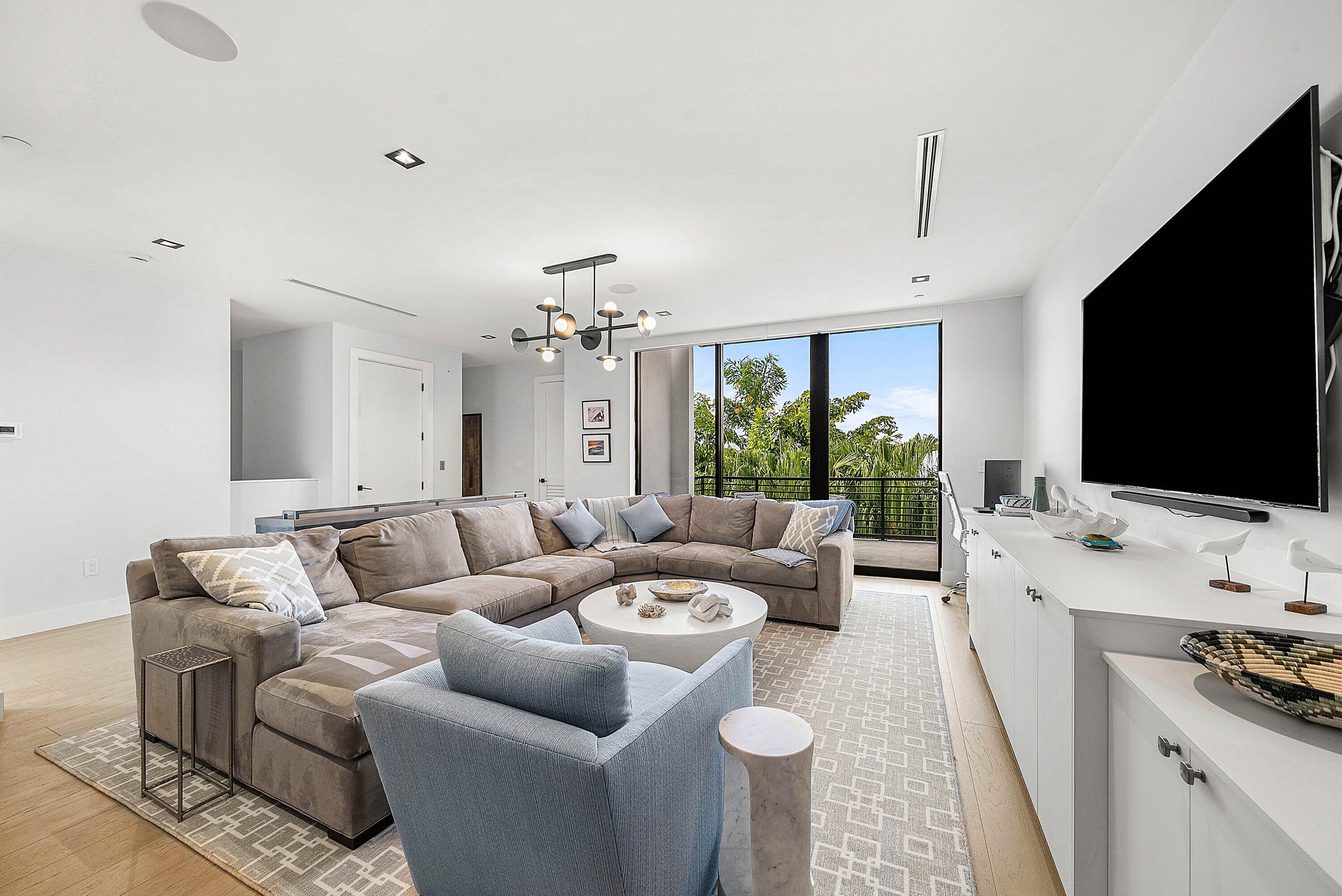 PALM TRAIL ESTATES - Residential