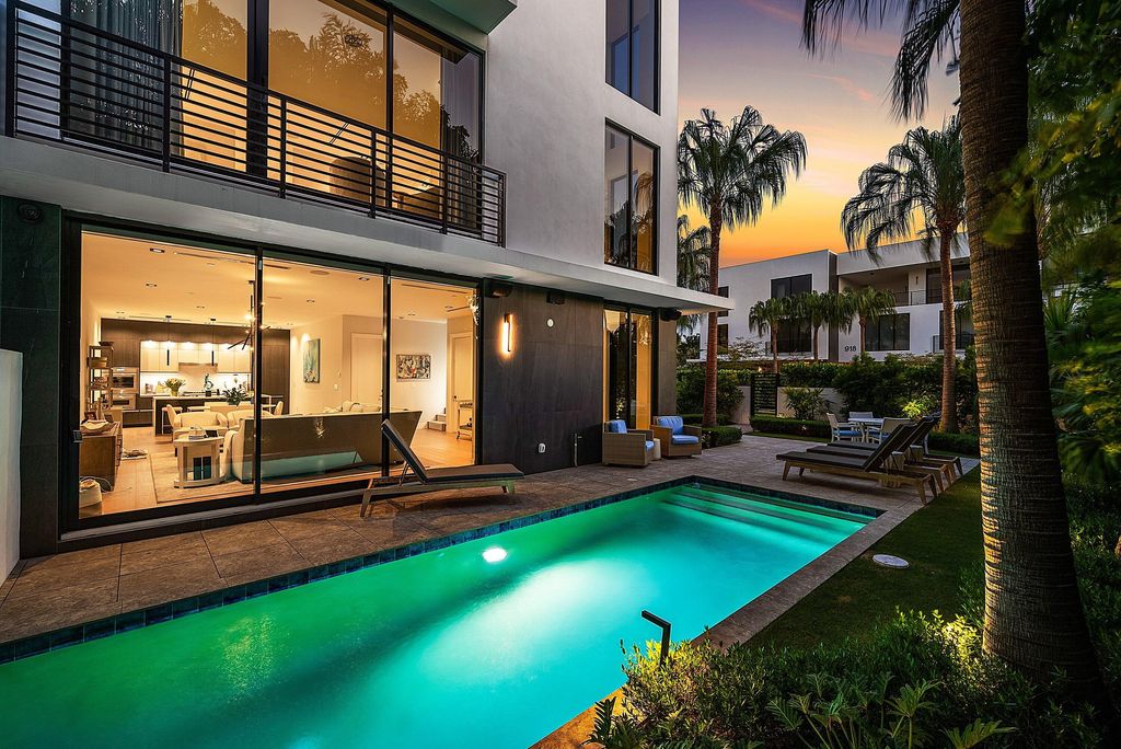 Photo of 927 Witherspoon Lane, Delray Beach, FL 33483 (MLS # R11163713)