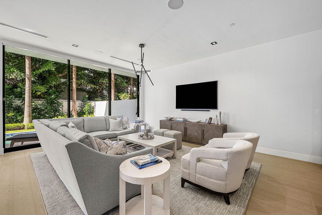 Photo of 927 Witherspoon Lane, Delray Beach, FL 33483 (MLS # R11163713)