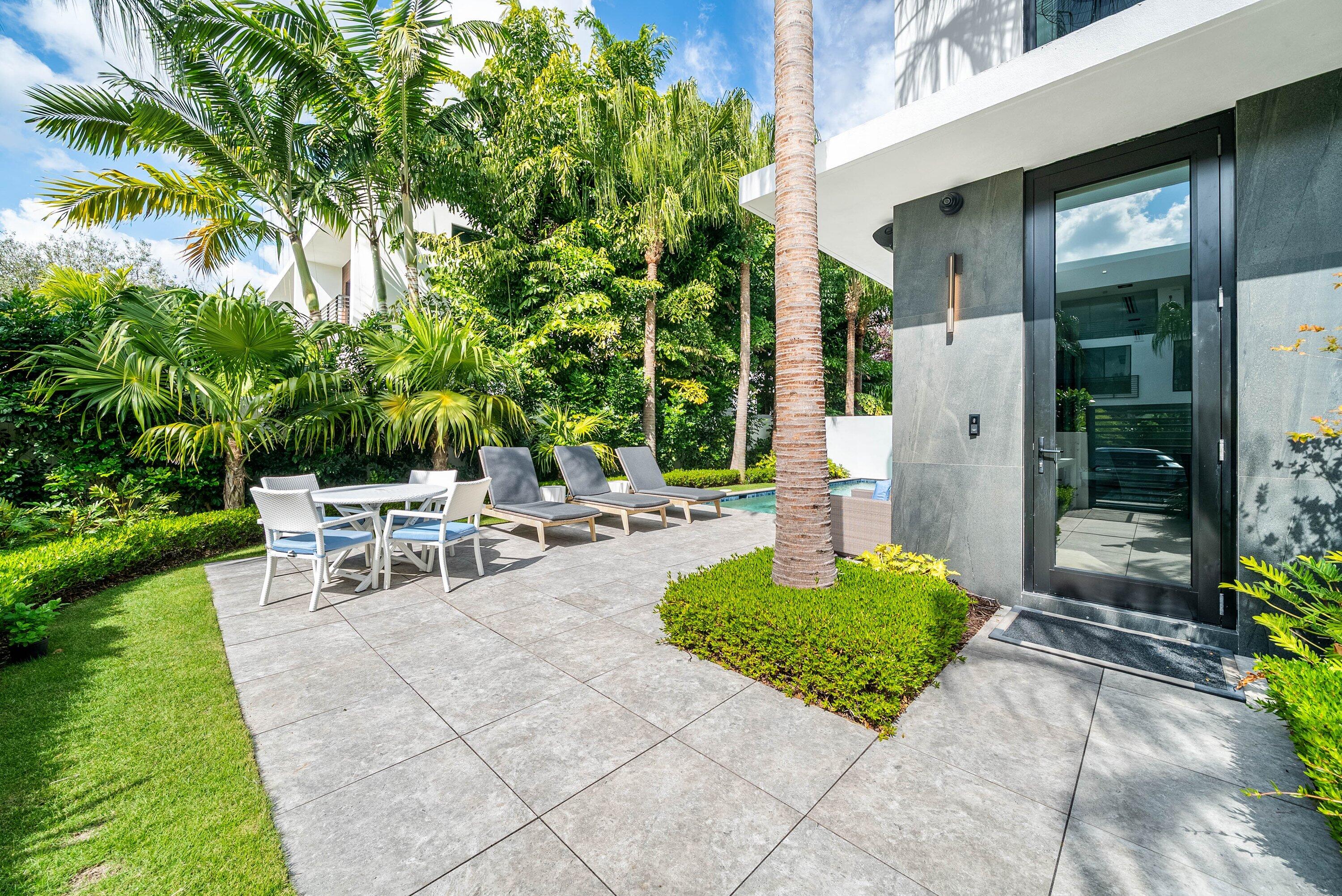 PALM TRAIL ESTATES - Residential