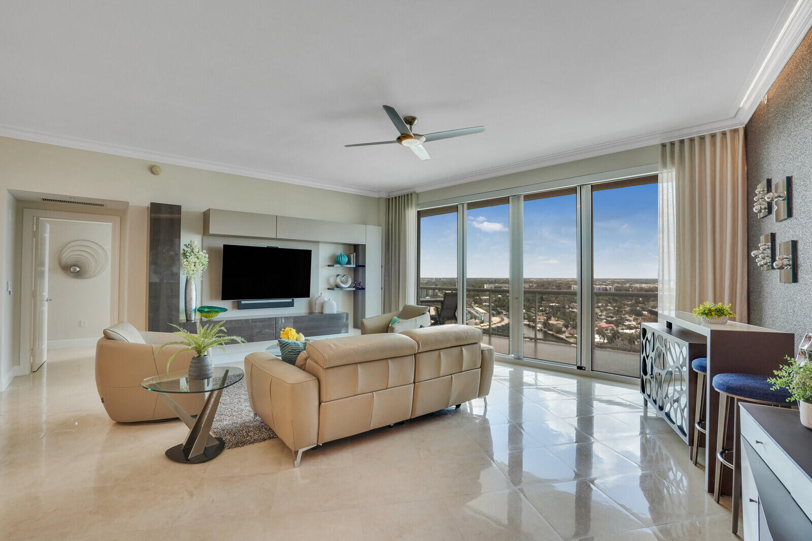 1 N Ocean Boulevard 1708