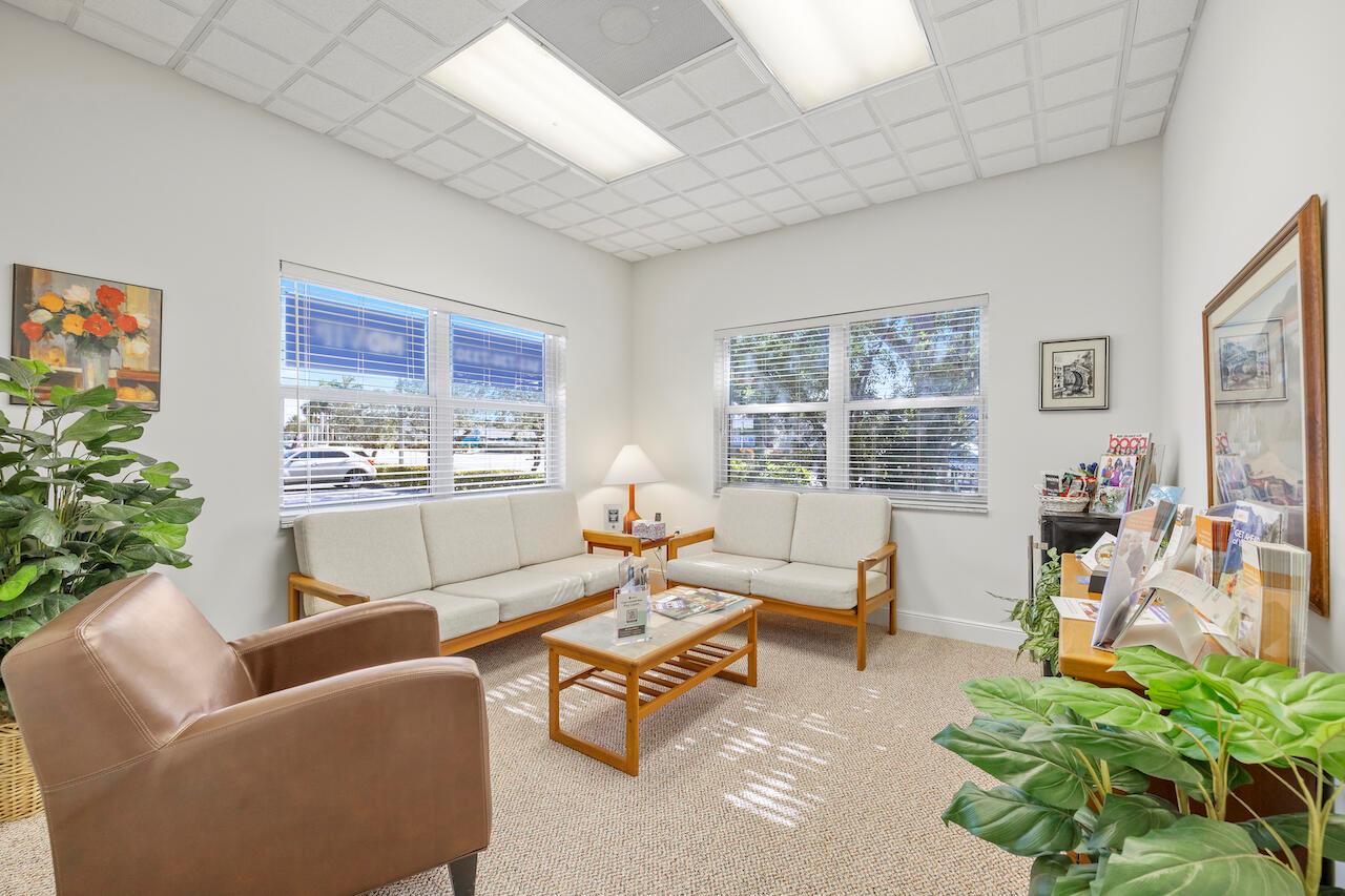 BOYNTON ISLES - Commercial Sale