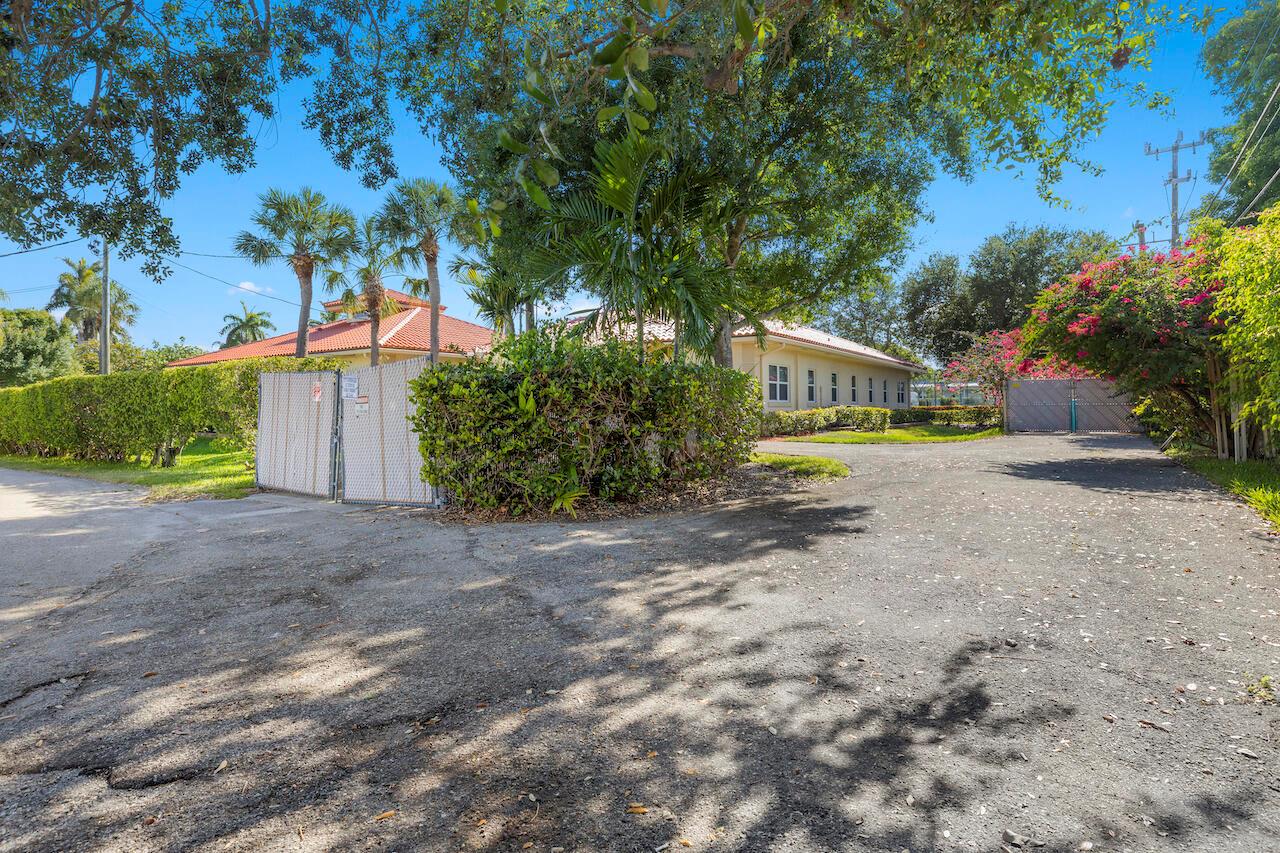 BOYNTON ISLES - Commercial Sale