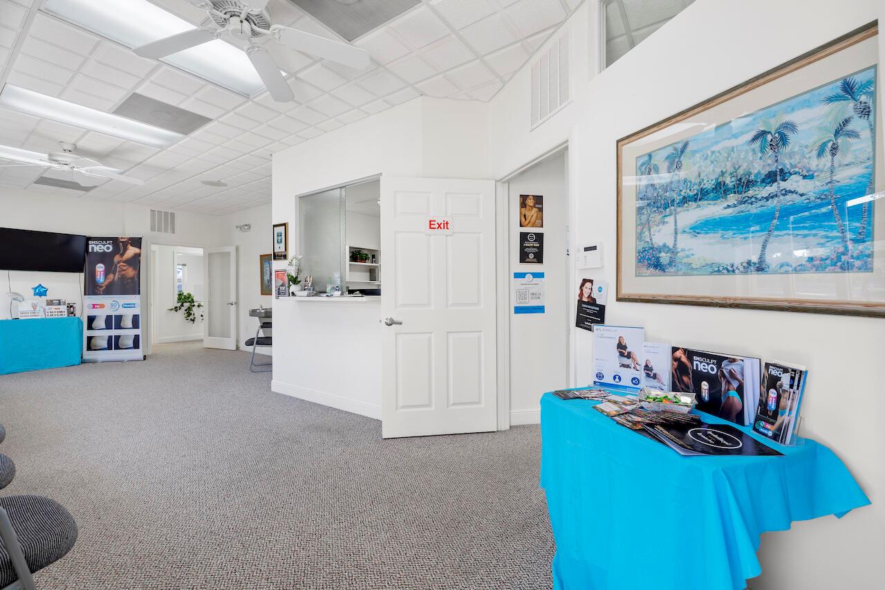 BOYNTON ISLES - Commercial Sale