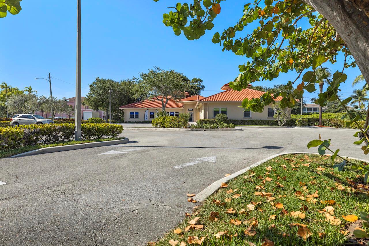 BOYNTON ISLES - Commercial Sale