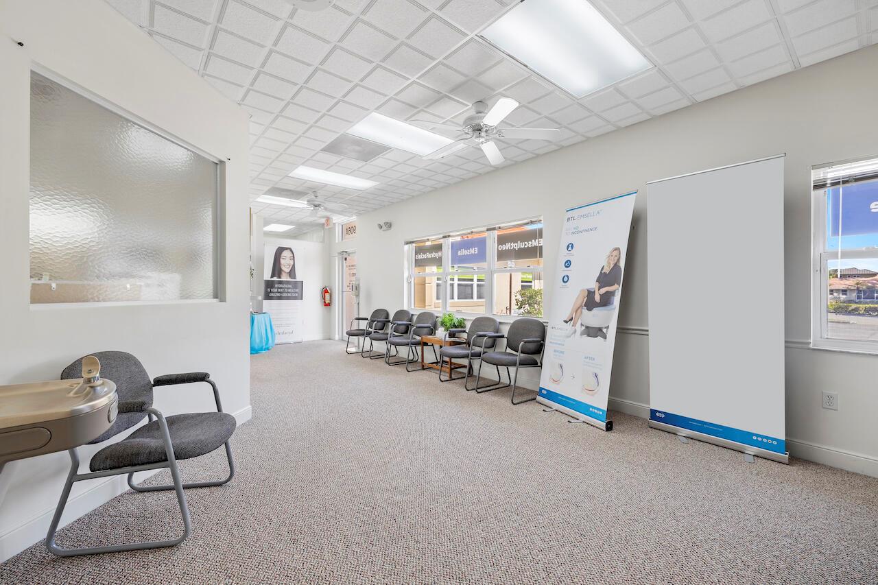 BOYNTON ISLES - Commercial Sale