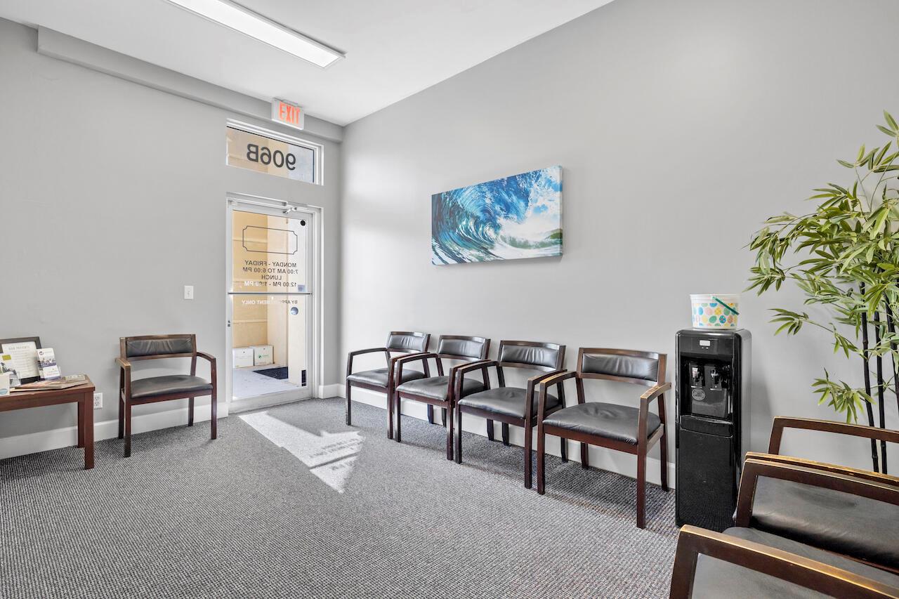 BOYNTON ISLES - Commercial Sale