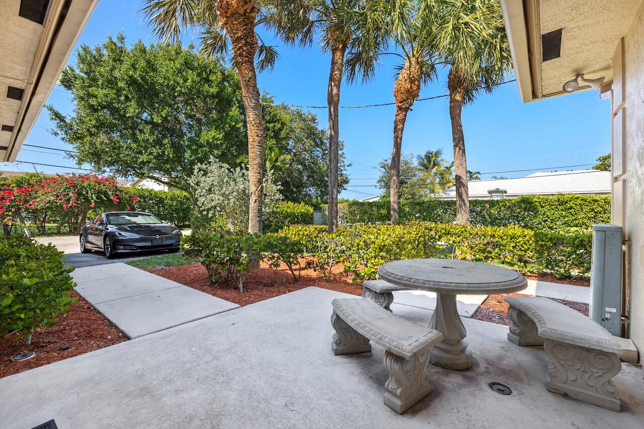 BOYNTON ISLES - Commercial Sale