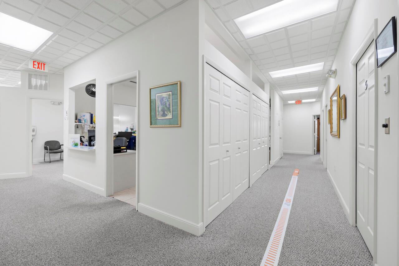 BOYNTON ISLES - Commercial Sale