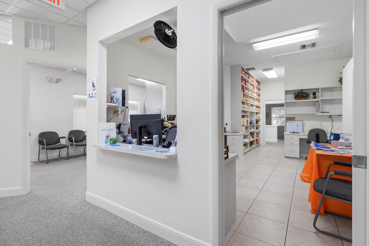 BOYNTON ISLES - Commercial Sale