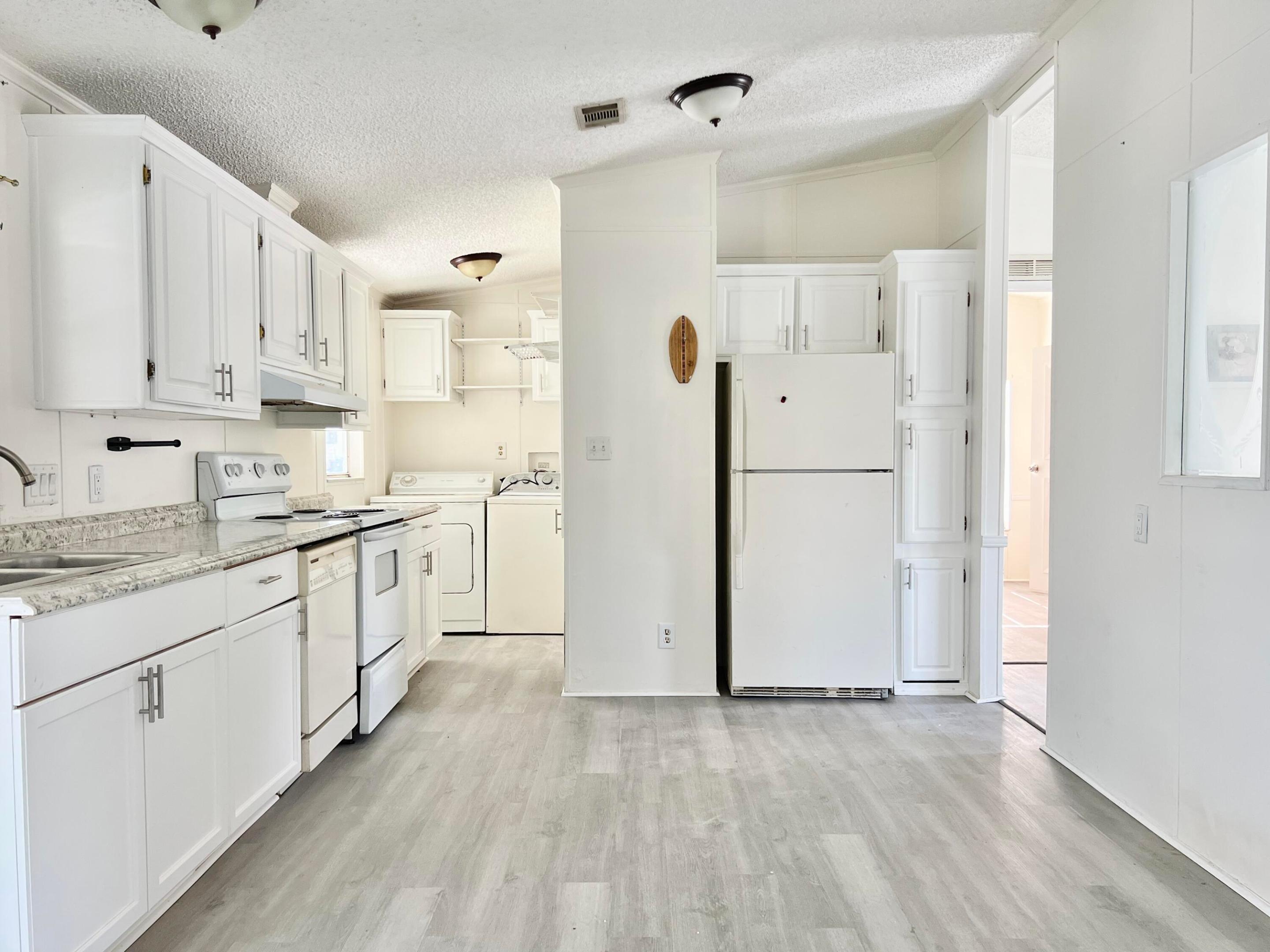 Palm Beach Plantation - Residential Lease