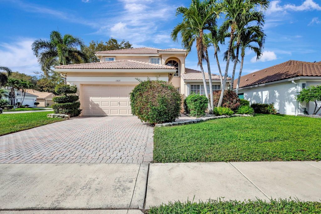 Photo of 13637 Paisley Drive, Delray Beach, FL 33446 (MLS # R11146060)