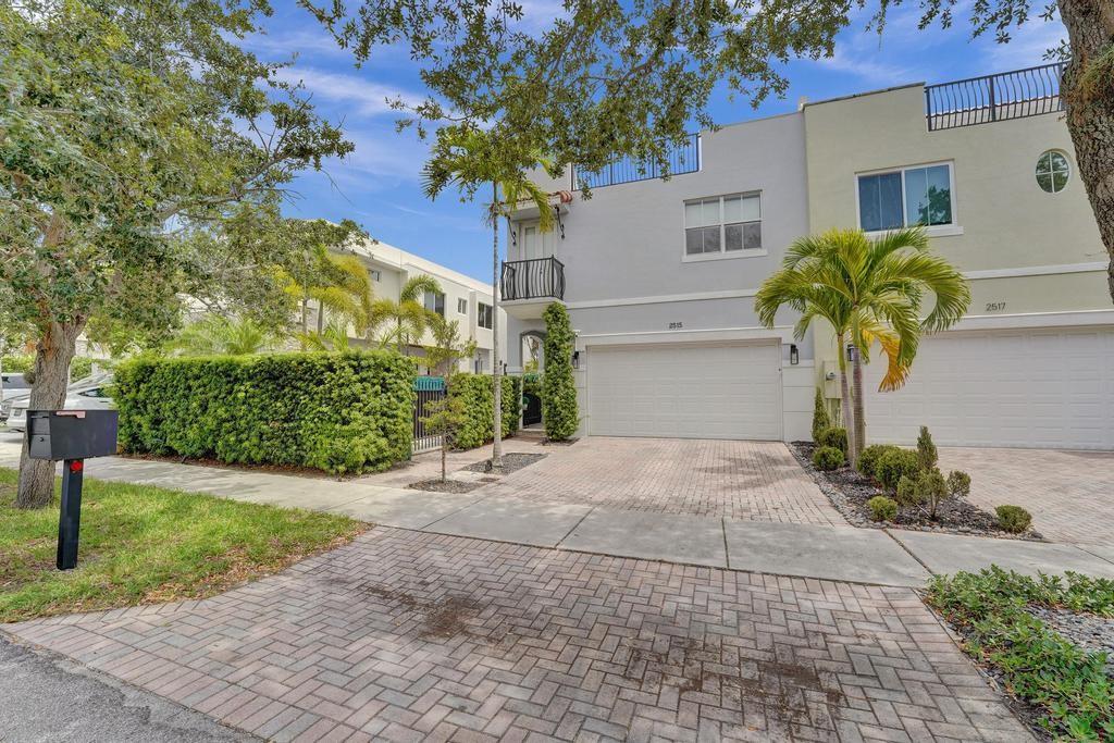 FOR RENT – Luxury 4BR / 3.5BA Townhouse with Private Pool. 
Experience elegant Fort Lauderdale living in this stunning 4-bedroom, 3.5-bathroom townhouse offering 
nearly 3,000 sq. ft. of modern comfort and refined design. Situated in one of Fort Lauderdale’s most 
desirable neighborhoods, this residence blends luxury, convenience, and South Florida charm. 
Approx. 3,000 sq. ft. of living space. 
4 spacious bedrooms and 3.5 bathrooms. 
Bright open-concept floor plan with high ceilings. 
Modern kitchen with brand-new stainless-steel appliances and custom cabinetry. 
Fireplace and elegant finishes throughout. 
Private pool, outdoor BBQ area, and entertainment patio. 
Attached garage plus extra parking. 
In-unit laundry, ample storage, and energy-efficient systems.