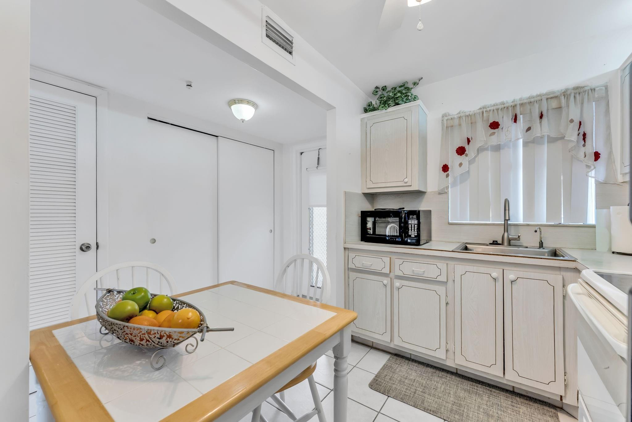 Sunrise Lakes - Residential