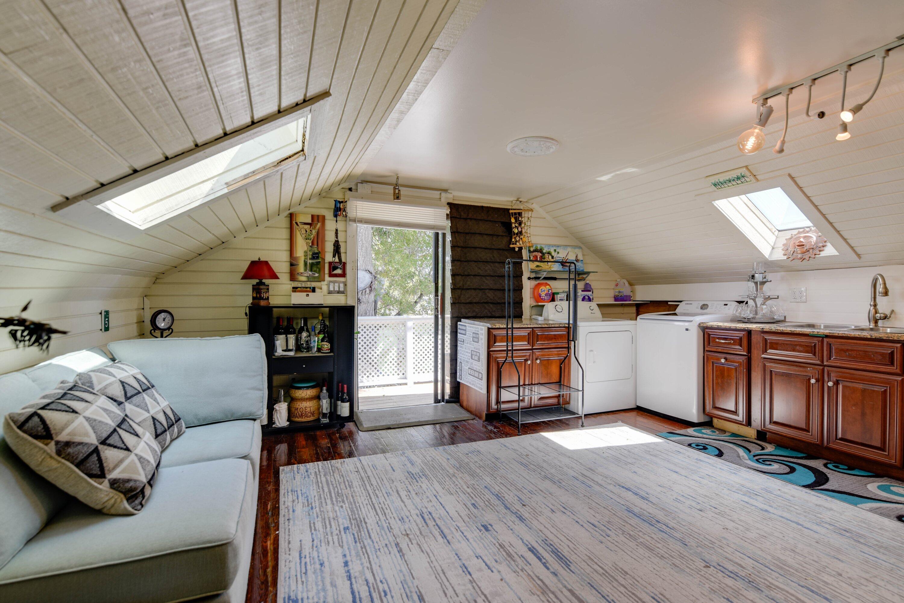 Casa Gato (2.0) - Residential Income