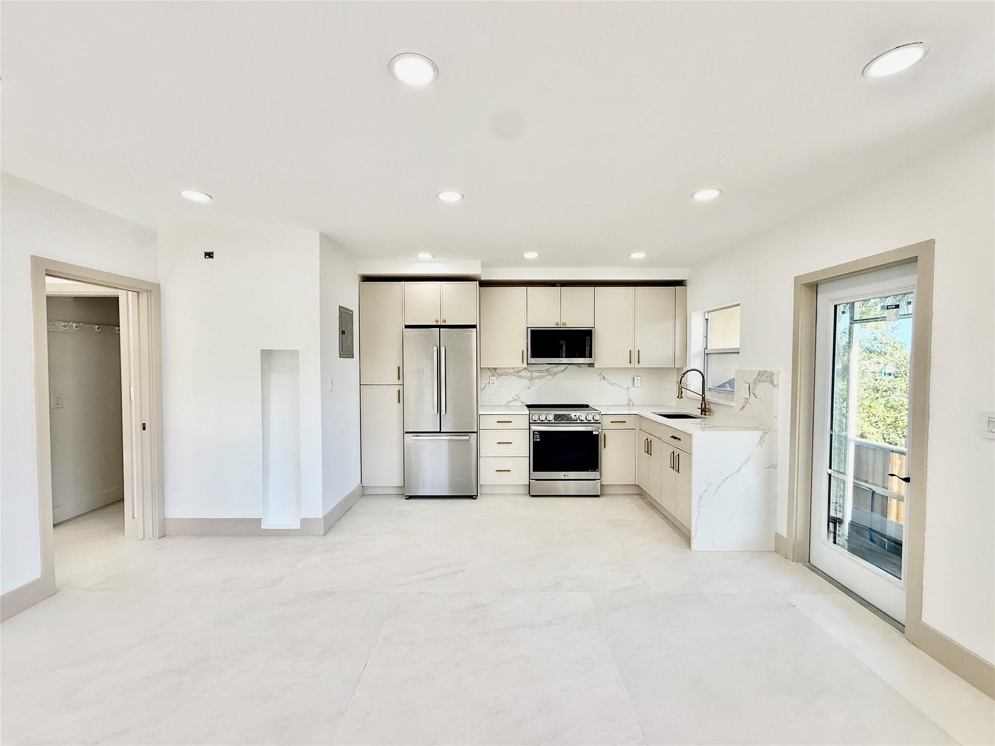 Cypress Lake - Residential Lease