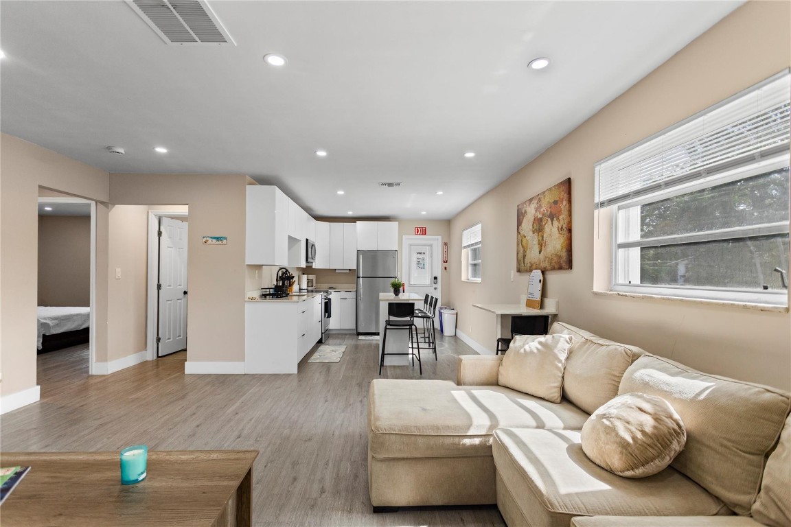 Woodlawn 11-28 B - Residential Lease