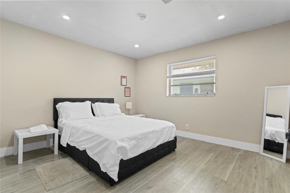 Woodlawn 11-28 B - Residential Lease