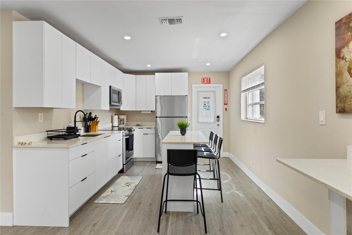 Woodlawn 11-28 B - Residential Lease