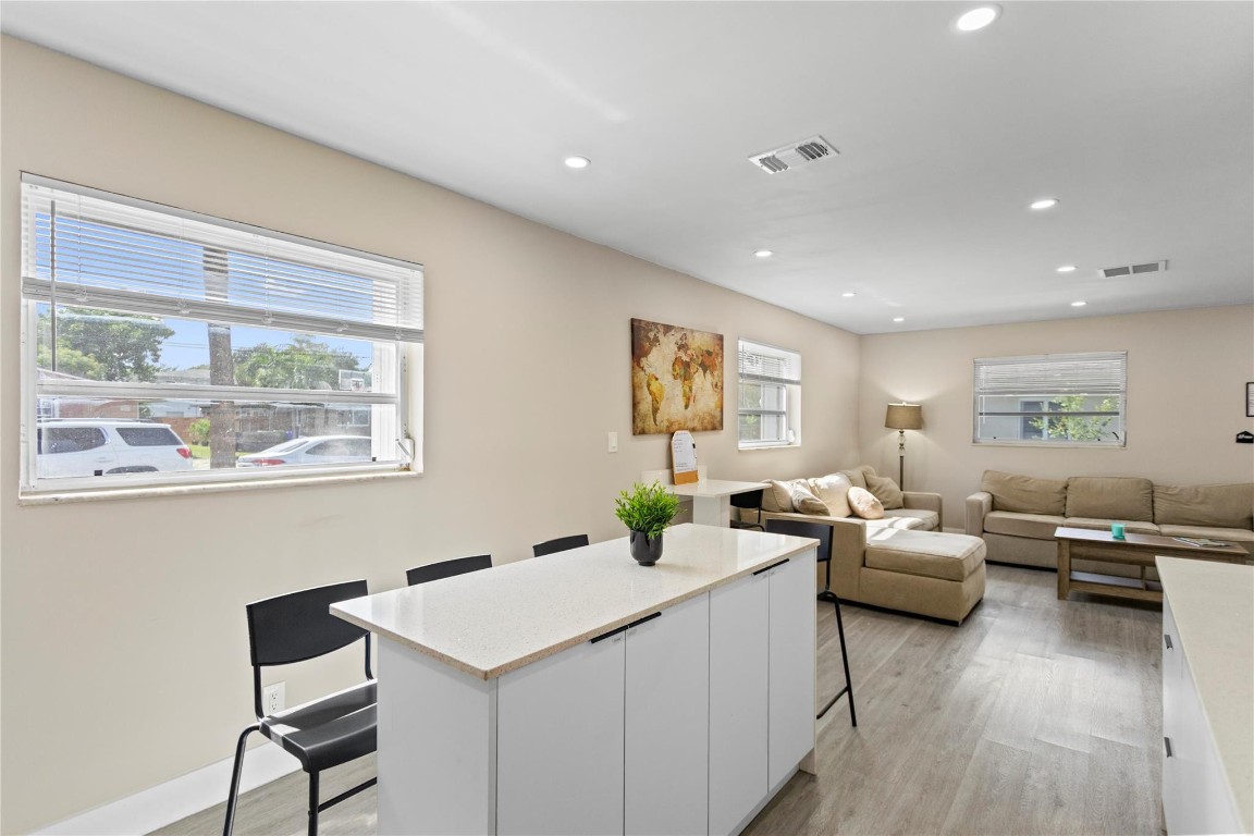 Woodlawn 11-28 B - Residential Lease