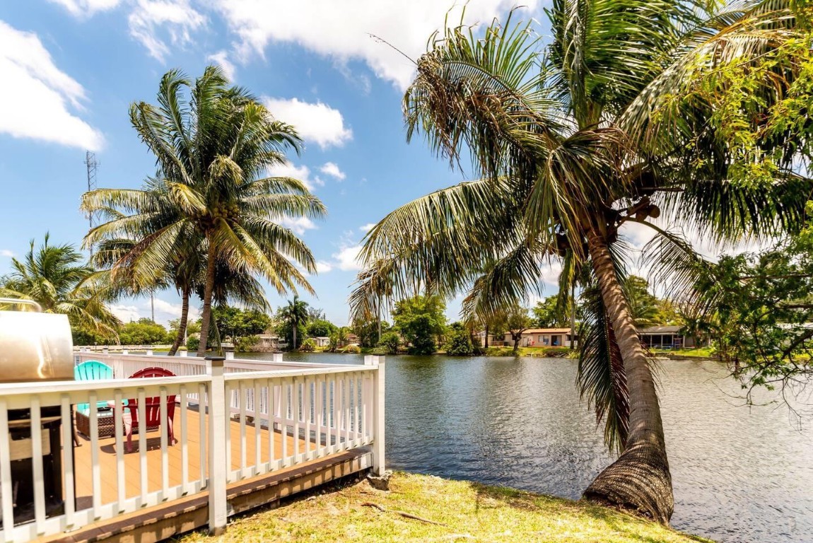 PLAYLAND ISLES - Residential Lease