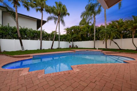 Tiny photo for 10141 SW 3rd Street, Plantation, FL 33324 (MLS # B26012630)