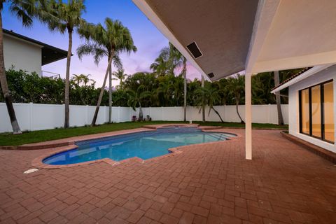 Tiny photo for 10141 SW 3rd Street, Plantation, FL 33324 (MLS # B26012630)