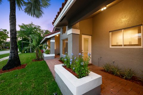 Tiny photo for 10141 SW 3rd Street, Plantation, FL 33324 (MLS # B26012630)