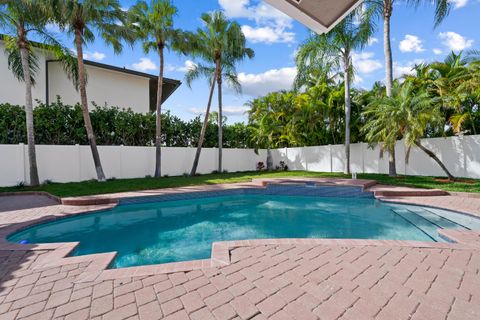 Tiny photo for 10141 SW 3rd Street, Plantation, FL 33324 (MLS # B26012630)