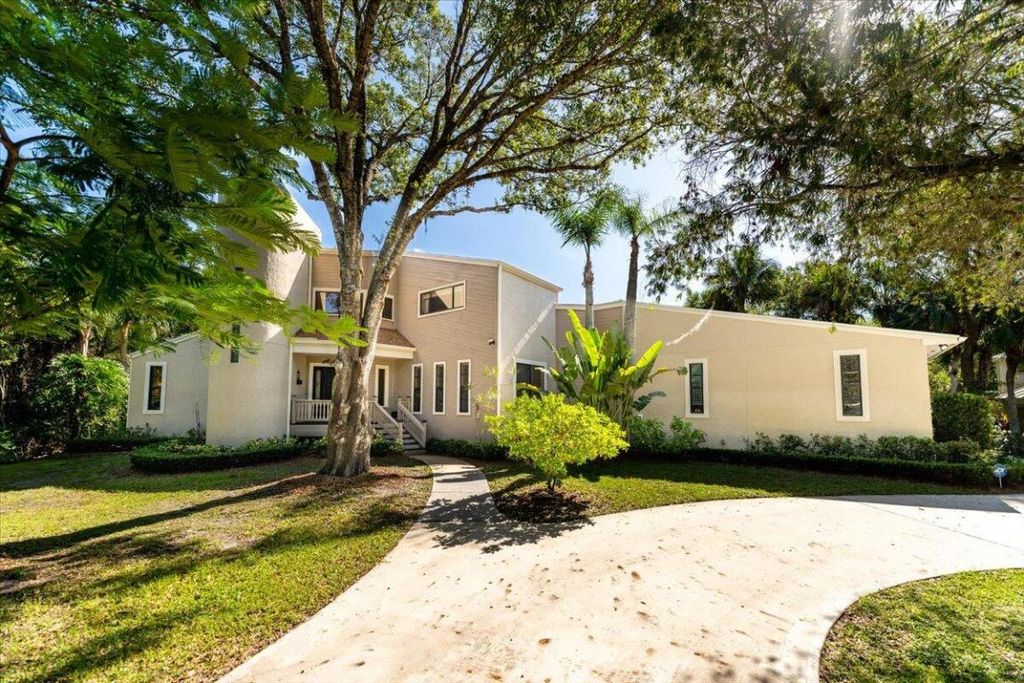 Photo of 3604 W Wilderness Drive, Fort Pierce, FL 34982 (MLS # R10923437)