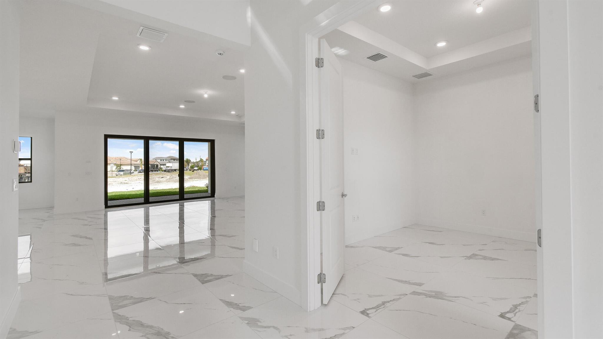 CRESSWIND PALM BEACH PHASE 3 - Residential