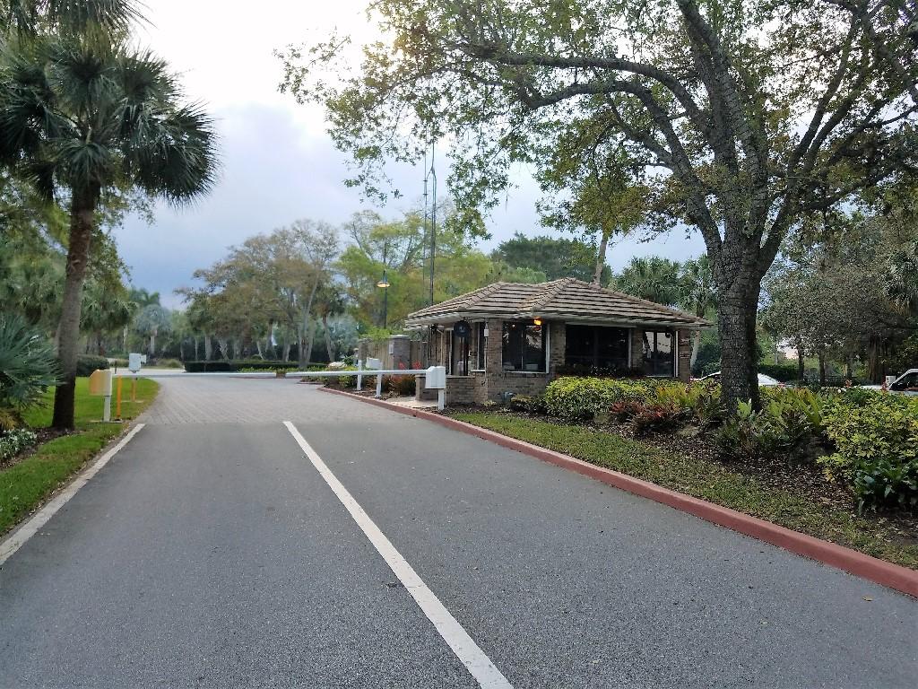 PIPERS LANDING GARDEN APTS AREA THREE - Residential