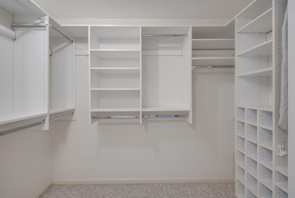 PIPERS LANDING GARDEN APTS AREA THREE - Residential