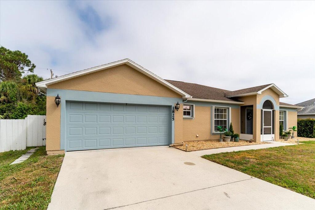 Photo of 1825 SW Bradway Lane, Port Saint Lucie, FL 34953 (MLS # R10775447)