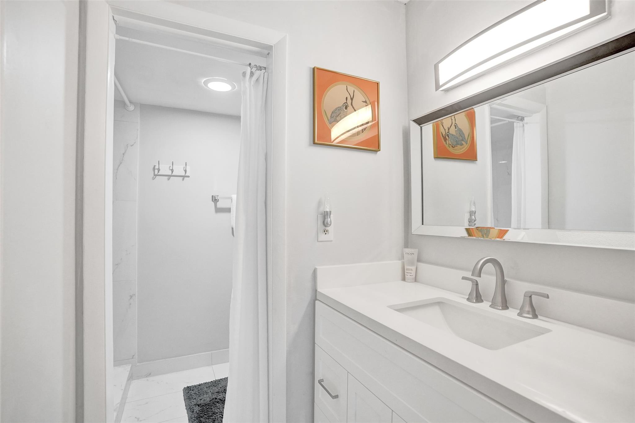 HAMPTON GARDENS - Residential