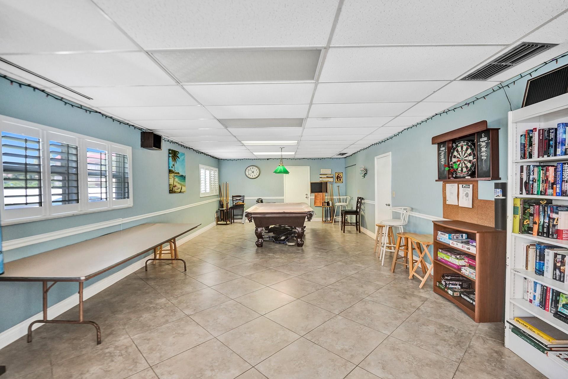 HAMPTON GARDENS - Residential