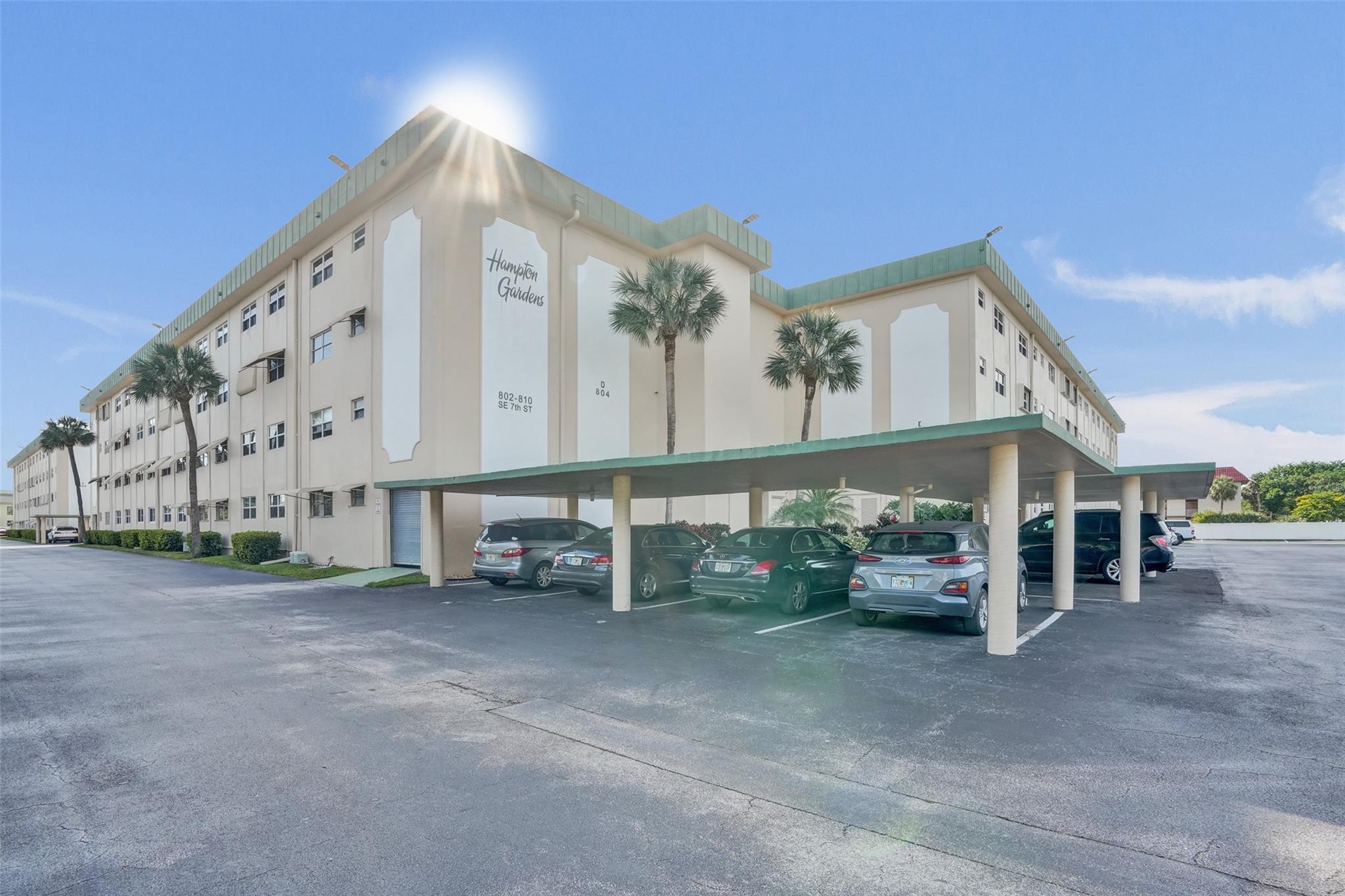 HAMPTON GARDENS - Residential