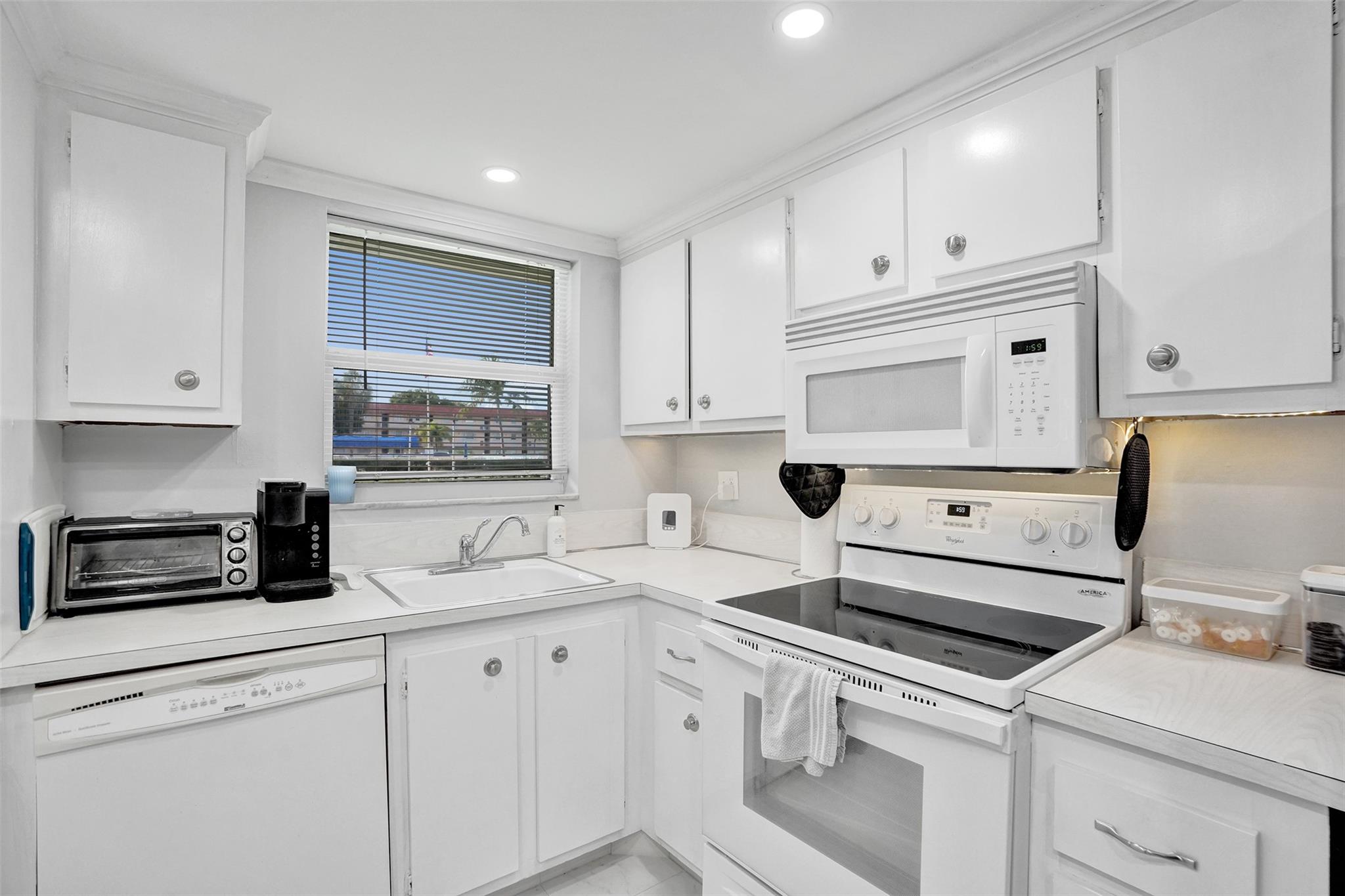 HAMPTON GARDENS - Residential